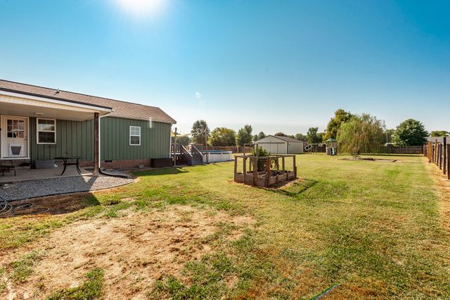 1008 Spire Way Dr, Castalian Springs, TN 37031