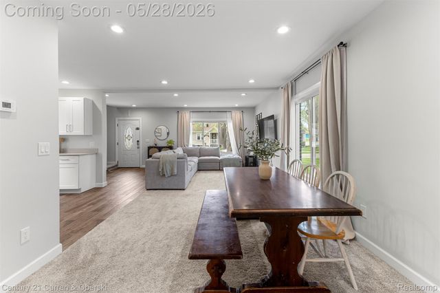 135 Draper Avenue, Waterford Charter Township, MI 48328