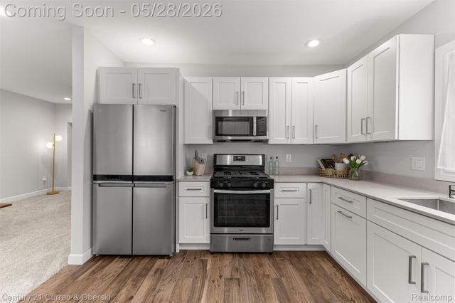 135 Draper Avenue, Waterford Charter Township, MI 48328