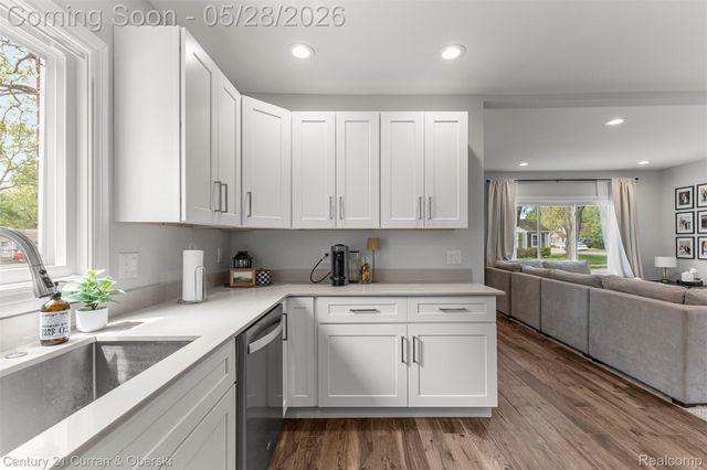 135 Draper Avenue, Waterford Charter Township, MI 48328
