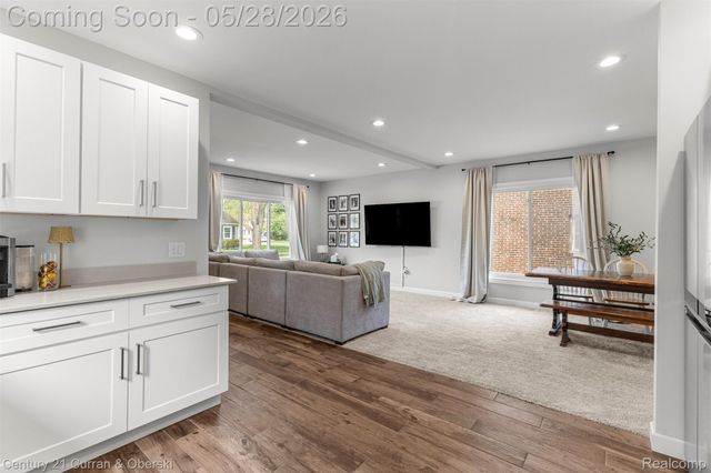 135 Draper Avenue, Waterford Charter Township, MI 48328