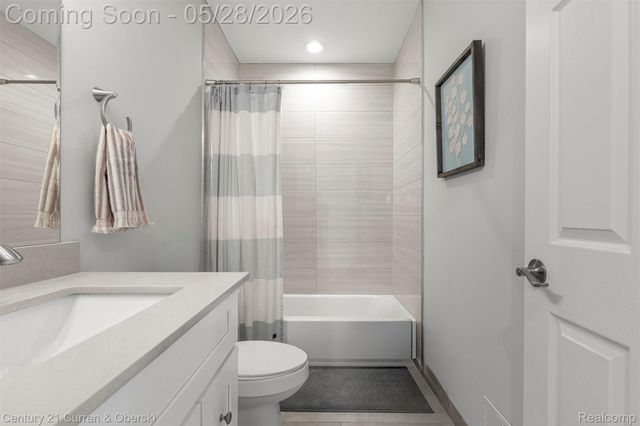 135 Draper Avenue, Waterford Charter Township, MI 48328