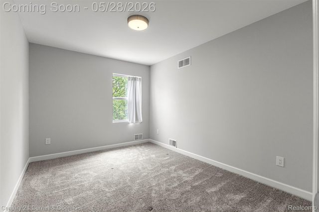 135 Draper Avenue, Waterford Charter Township, MI 48328