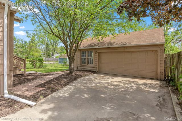 135 Draper Avenue, Waterford Charter Township, MI 48328
