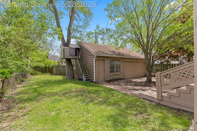 135 Draper Avenue, Waterford Charter Township, MI 48328