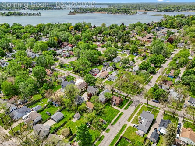 135 Draper Avenue, Waterford Charter Township, MI 48328
