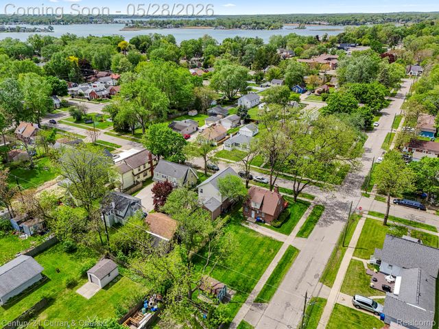 135 Draper Avenue, Waterford Charter Township, MI 48328