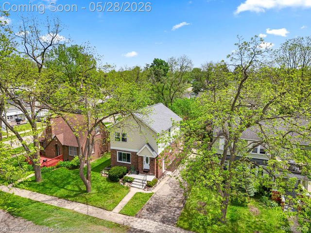 135 Draper Avenue, Waterford Charter Township, MI 48328