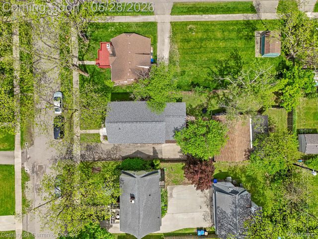 135 Draper Avenue, Waterford Charter Township, MI 48328