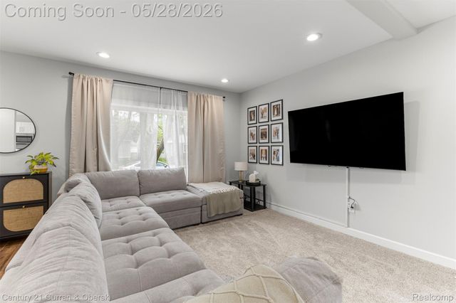 135 Draper Avenue, Waterford Charter Township, MI 48328
