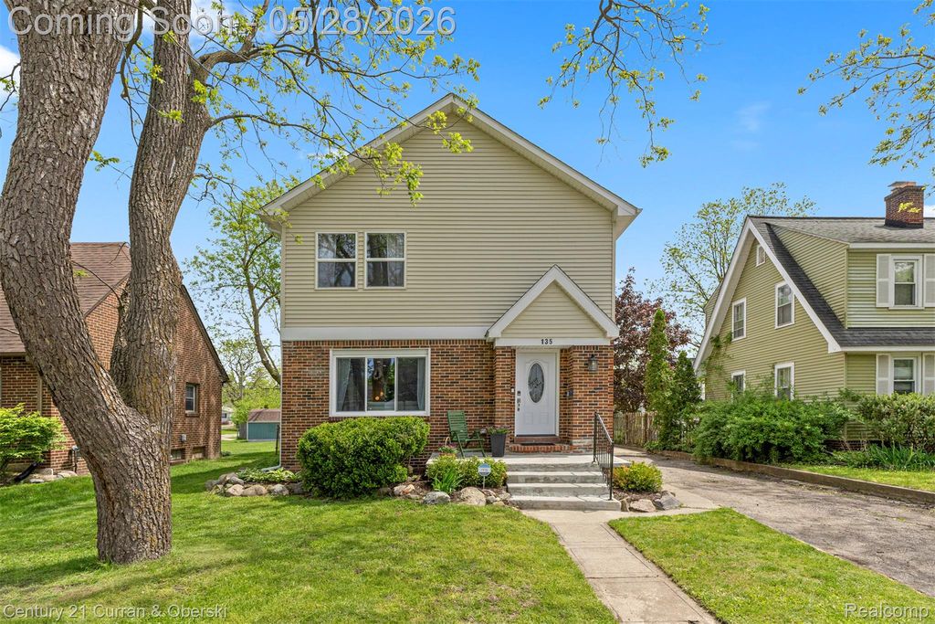135 Draper Avenue, Waterford Charter Township, MI 48328