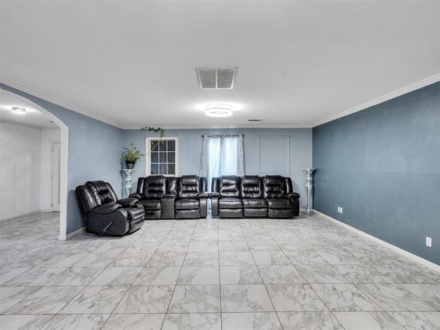 7923 Glenview Drive, Houston, TX 77061