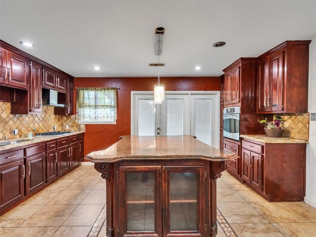 7923 Glenview Drive, Houston, TX 77061