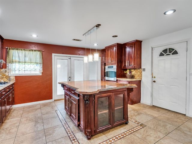 7923 Glenview Drive, Houston, TX 77061