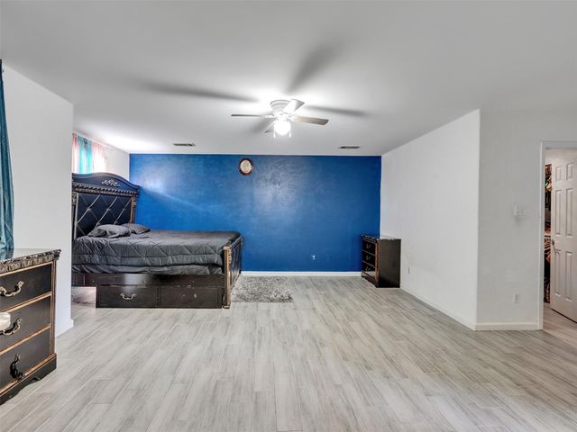 7923 Glenview Drive, Houston, TX 77061