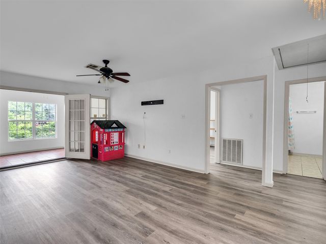 7923 Glenview Drive, Houston, TX 77061