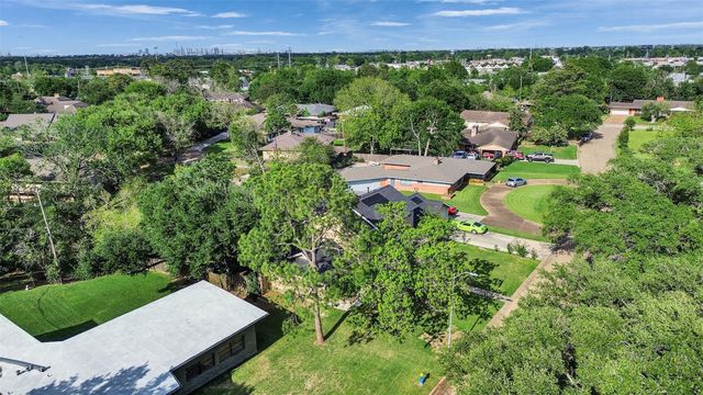 7923 Glenview Drive, Houston, TX 77061