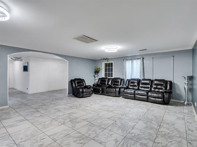 7923 Glenview Drive, Houston, TX 77061