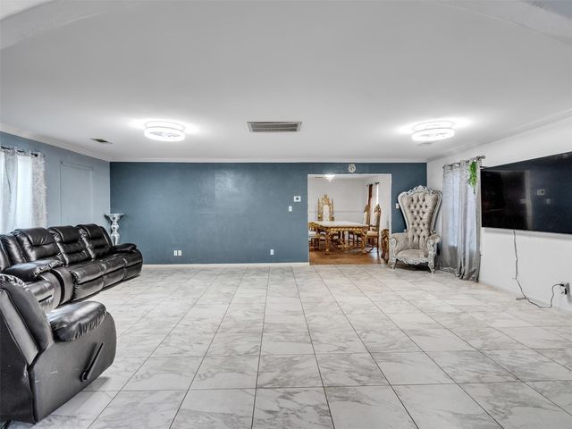 7923 Glenview Drive, Houston, TX 77061