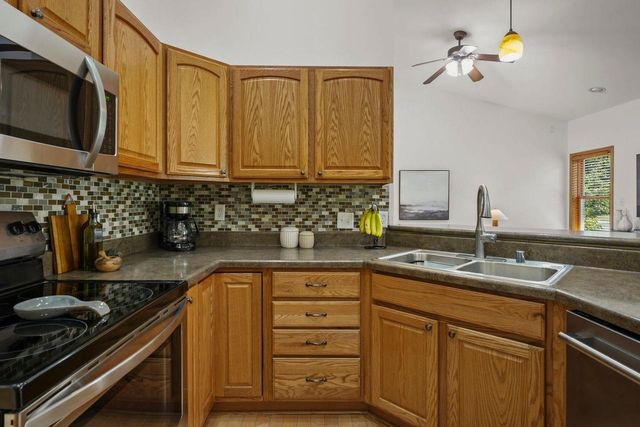 391 N Heatherstone Drive, Sun Prairie, WI 53590
