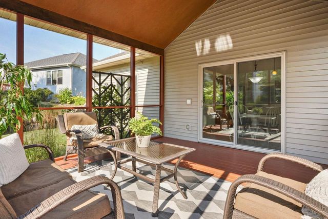 391 N Heatherstone Drive, Sun Prairie, WI 53590