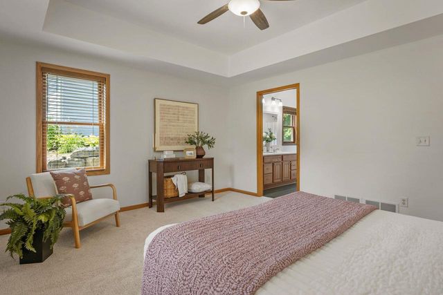391 N Heatherstone Drive, Sun Prairie, WI 53590