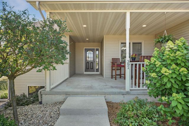 391 N Heatherstone Drive, Sun Prairie, WI 53590