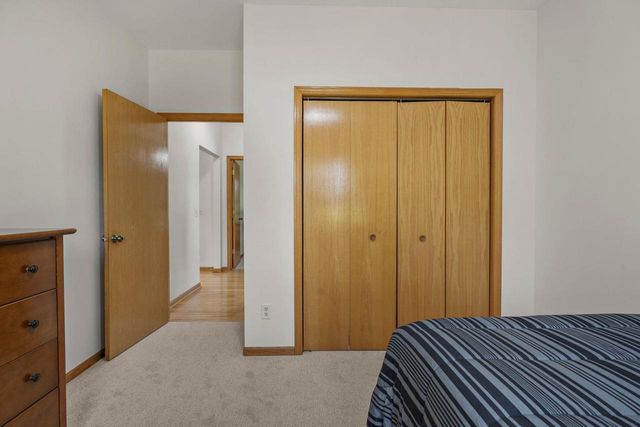 391 N Heatherstone Drive, Sun Prairie, WI 53590