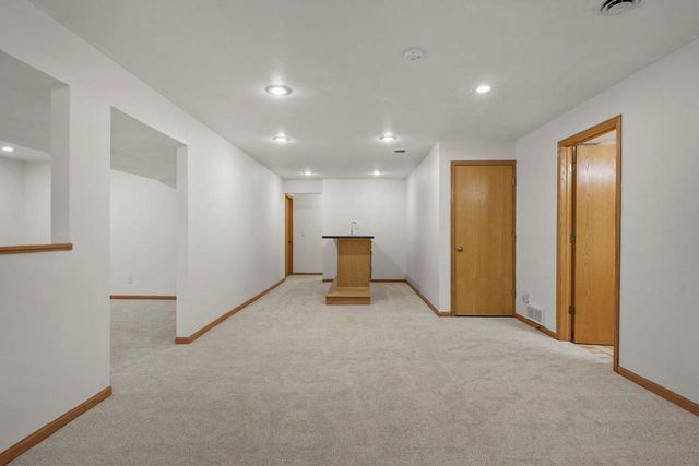 391 N Heatherstone Drive, Sun Prairie, WI 53590