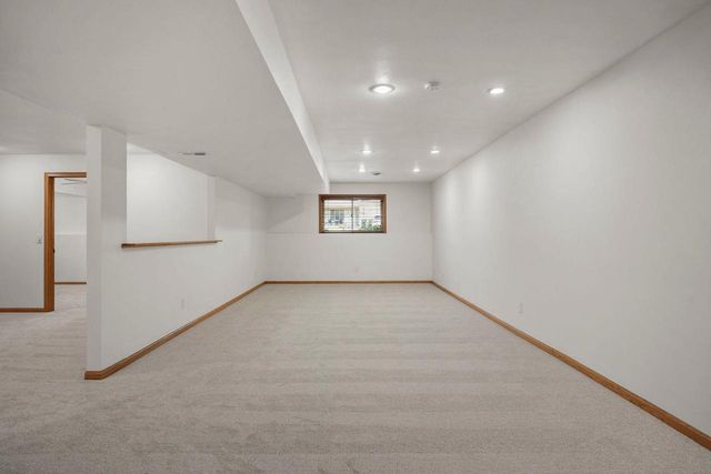 391 N Heatherstone Drive, Sun Prairie, WI 53590