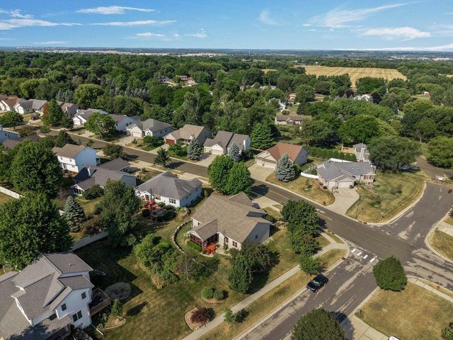 391 N Heatherstone Drive, Sun Prairie, WI 53590