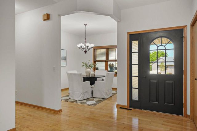 391 N Heatherstone Drive, Sun Prairie, WI 53590