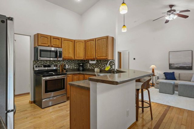 391 N Heatherstone Drive, Sun Prairie, WI 53590