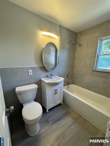325 Essex Street I, Hackensack, NJ 07601