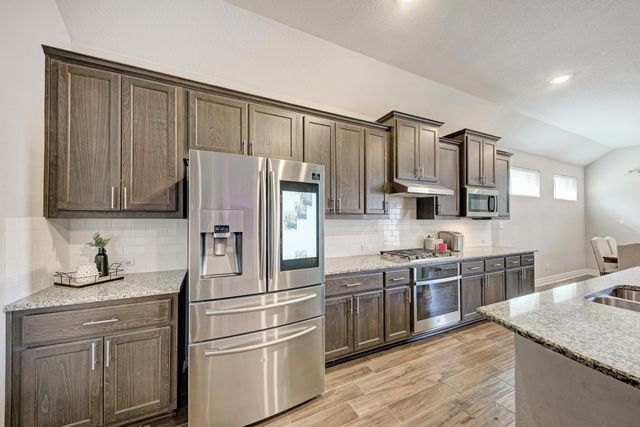 198 Rough Leaf DR, Buda, TX 78610