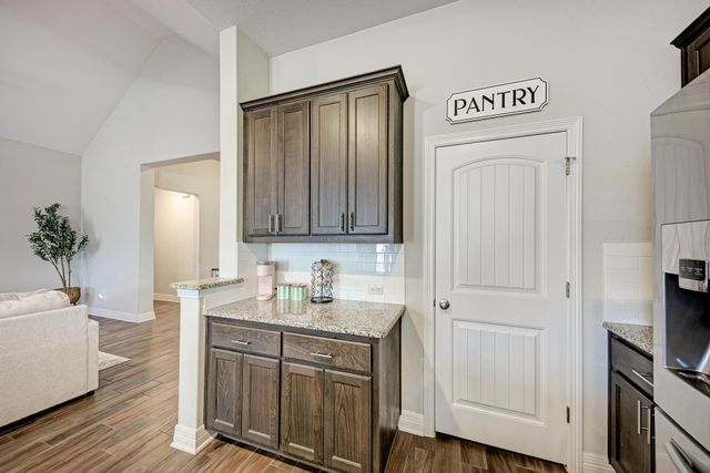 198 Rough Leaf DR, Buda, TX 78610