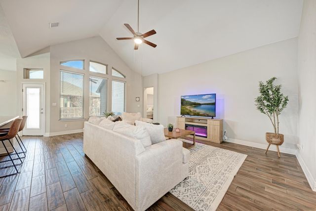 198 Rough Leaf DR, Buda, TX 78610