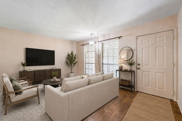 5001 Creekline DR, Austin, TX 78745