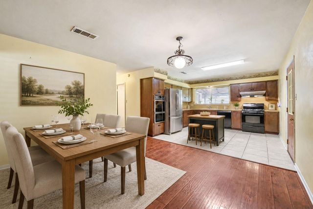 5001 Creekline DR, Austin, TX 78745