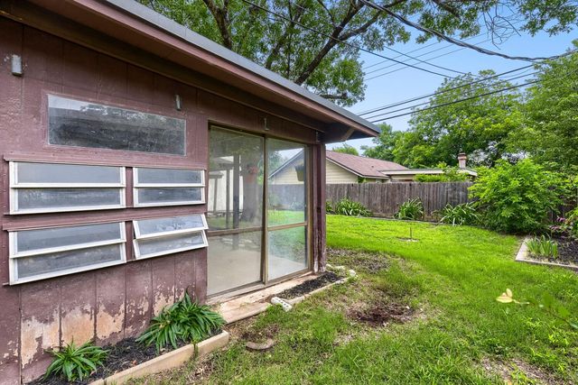 5001 Creekline DR, Austin, TX 78745