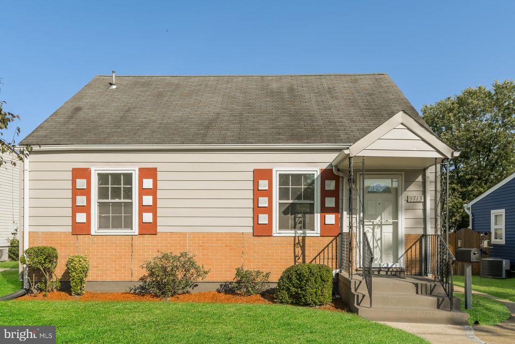 9713 52ND AVE, College Park, MD 20740