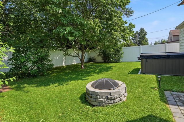 408 MAPLEWOOD RD, Springfield, PA 19064