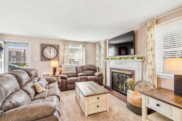 408 MAPLEWOOD RD, Springfield, PA 19064