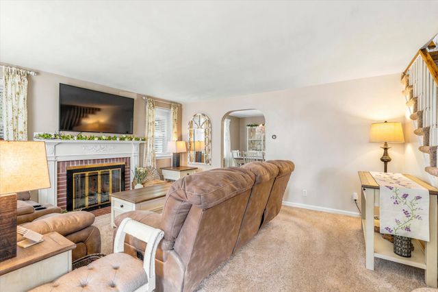 408 MAPLEWOOD RD, Springfield, PA 19064