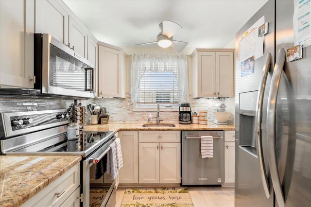 408 MAPLEWOOD RD, Springfield, PA 19064