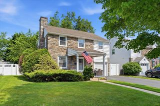 408 MAPLEWOOD RD, Springfield, PA 19064
