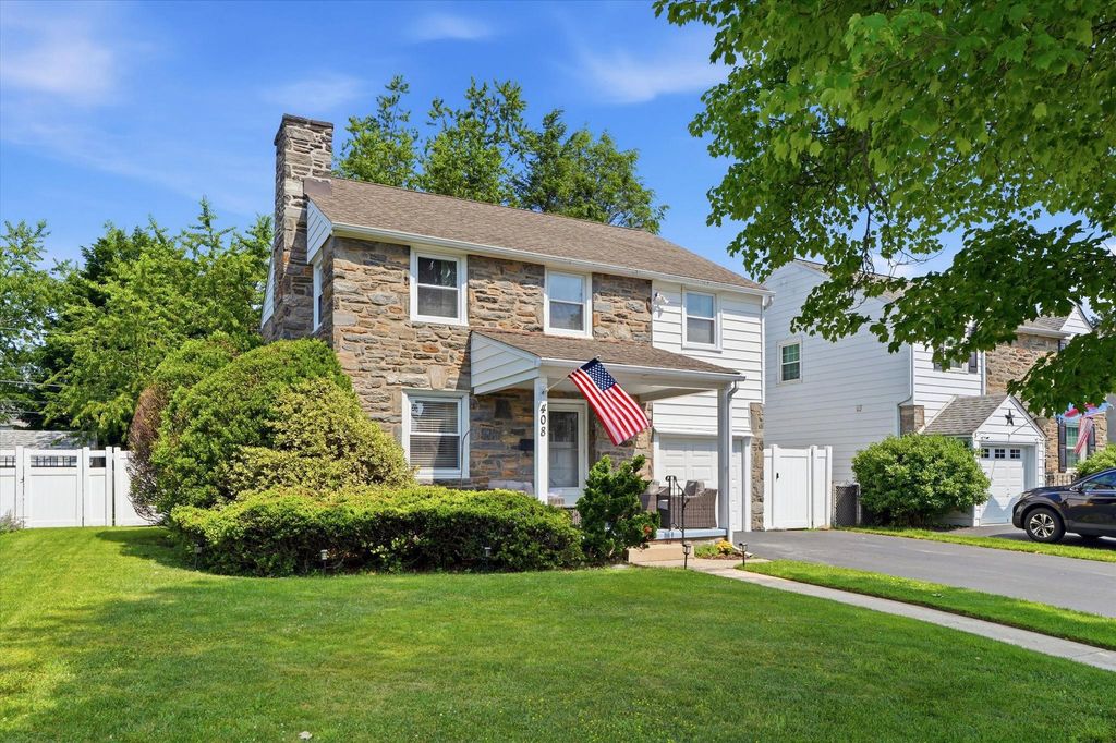 408 MAPLEWOOD RD, Springfield, PA 19064