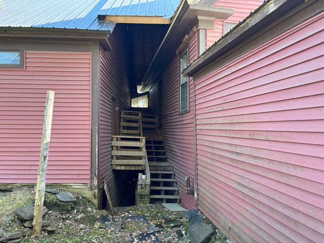 5 & 17 Berry Hill, Sheffield, VT 05866