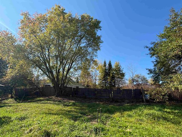 5 & 17 Berry Hill, Sheffield, VT 05866