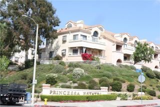 18123 Erik 357, Canyon Country, CA 91387